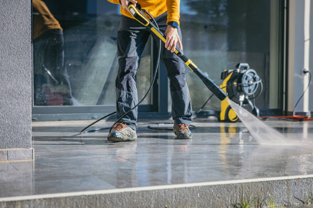 Best Restaurant Pressure Washing  in Holtsville, NY